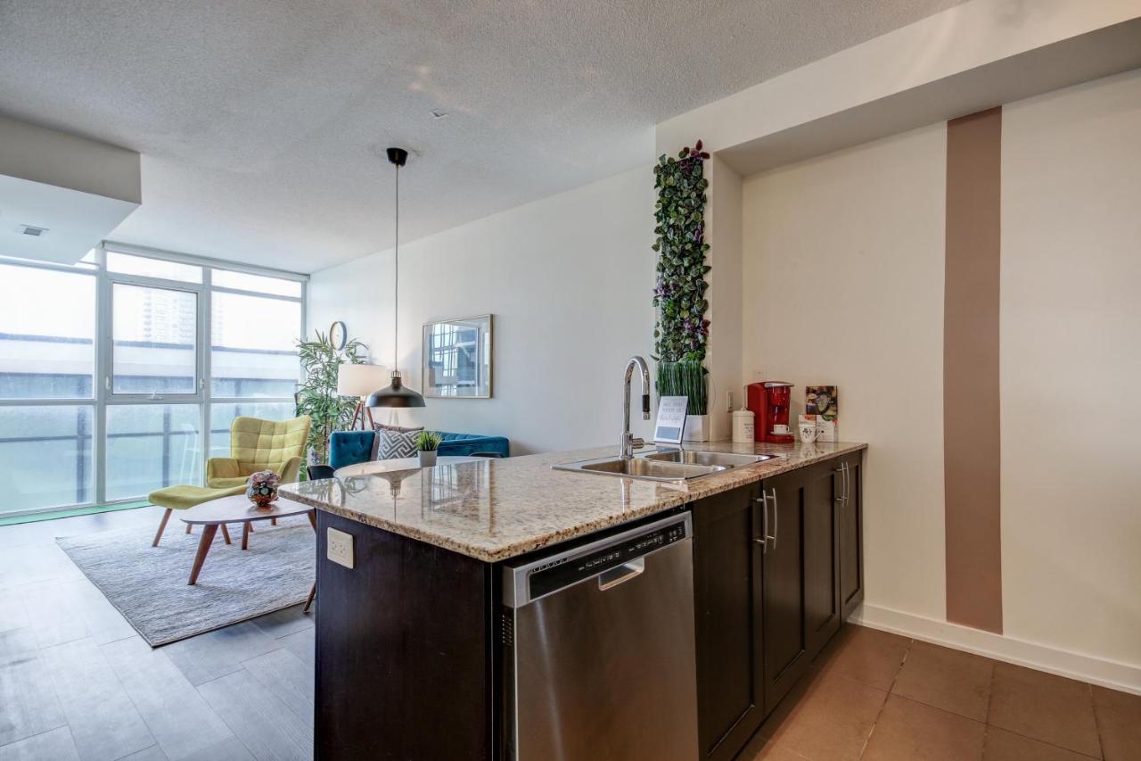 The Benetton Suite - Square One 1 Bedroom + Den + 1 Parking Mississauga Exterior foto